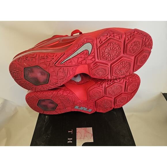 Nike sneaker, LeBron 12, XII Low Mens University Red. w/ OG Box Size 10.5 - Picture 7 of 10